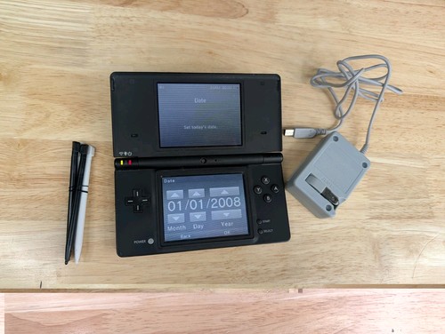 Nintendo dsi handheld game - nintendo,